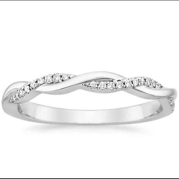 New S925 Diamond Twist Ring - Picture 6 of 10
